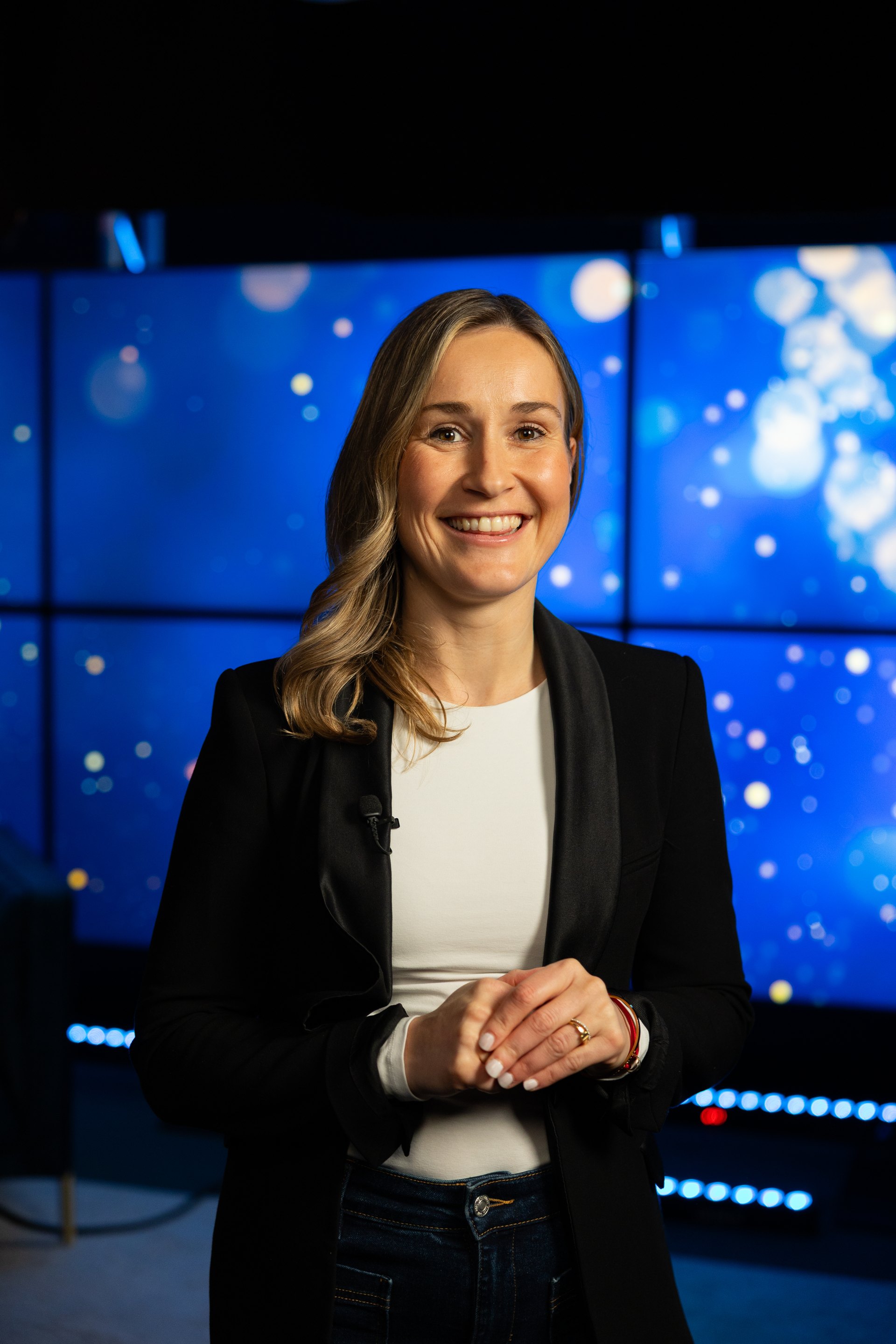 Theresa Kötke, Finanzexpertin und Gastgeberin